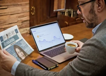 invest stock electronic device laptop
