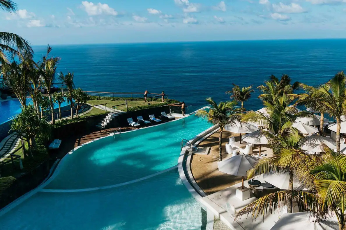 pool view sea