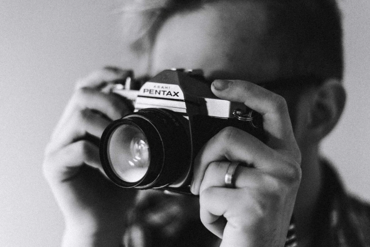 shoot camera photograph