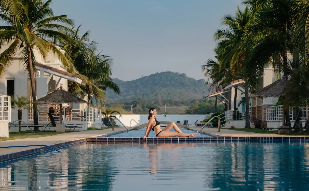 Summer holidays in luxury hotel woman