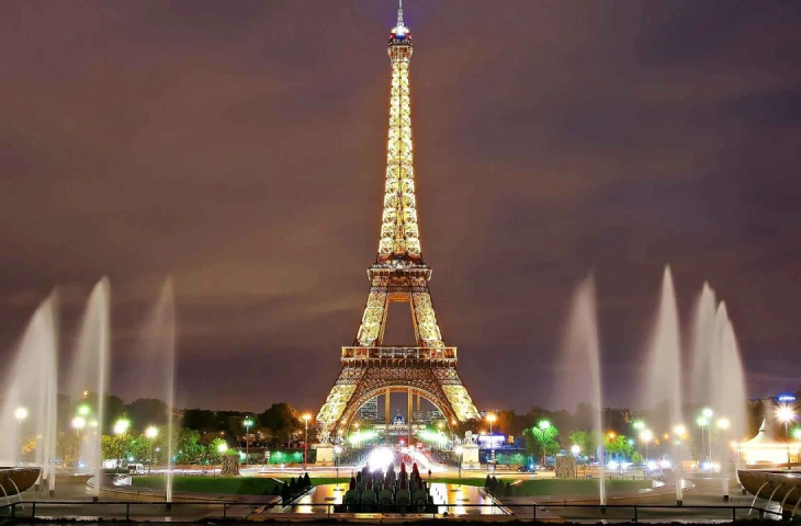 night city eiffel tower paris